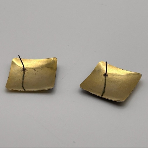 Vintage 80's Two Tone Square Diamond Shaped Stud Earrings Black and Hammered - Picture 4 of 7